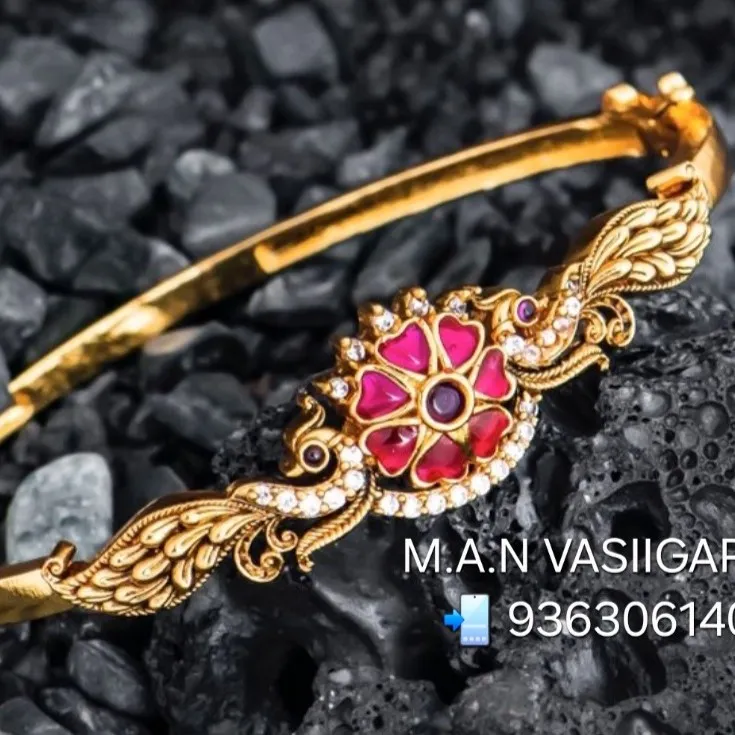 Real Kempu Jadu Bracelet at M.A.N VASIIGARAM