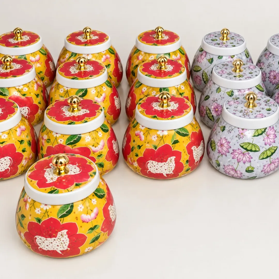 pichwai jar at Shreem Return gifts